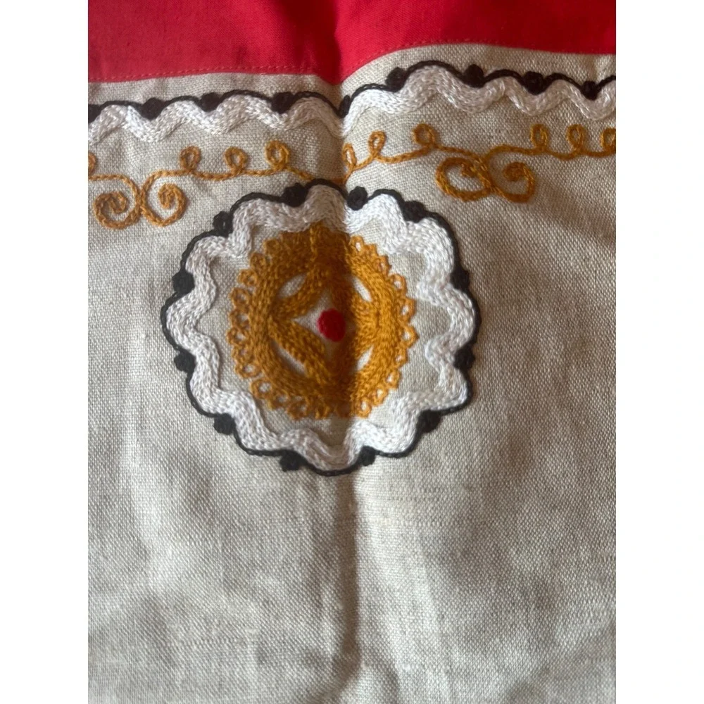 Red Tan Full‎ Apron Embroidered Dutch Ruffle Pockets